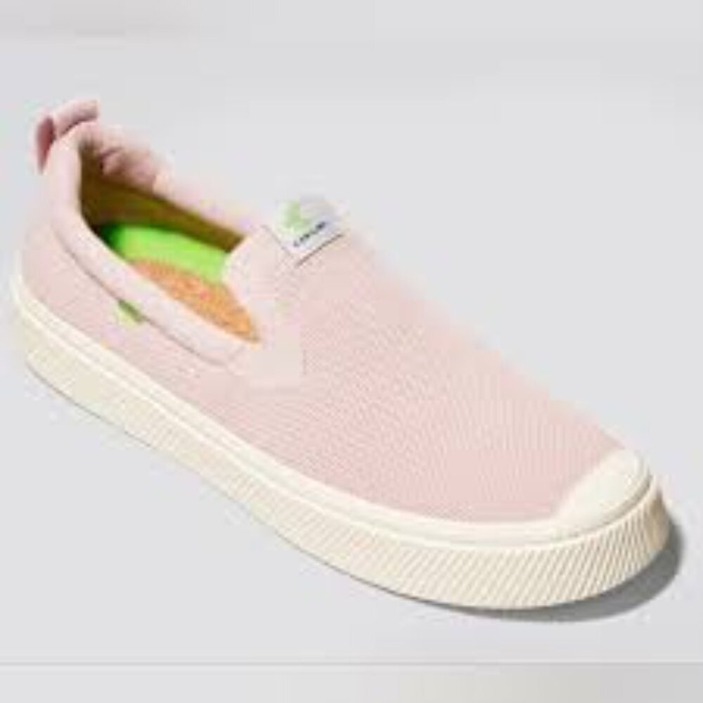 Cariuma IBI Slip-On in Rose Knit - Size 7